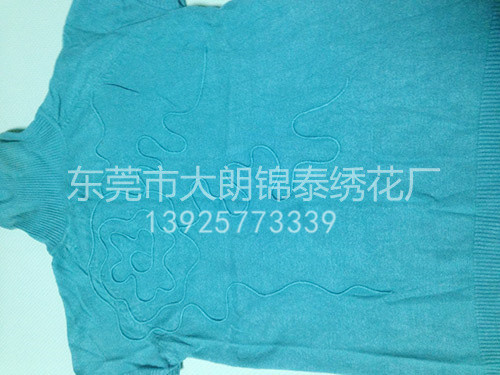 蓝色特种手摇绣花上衣