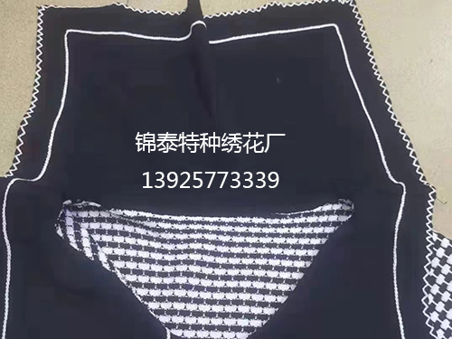 锁链底加狗牙绣